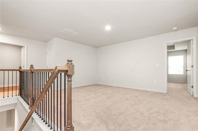 410 Point Place Drive, Loganville, GA 30052