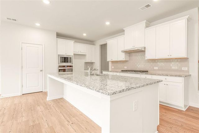 410 Point Place Drive, Loganville, GA 30052