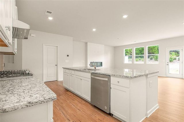 410 Point Place Drive, Loganville, GA 30052