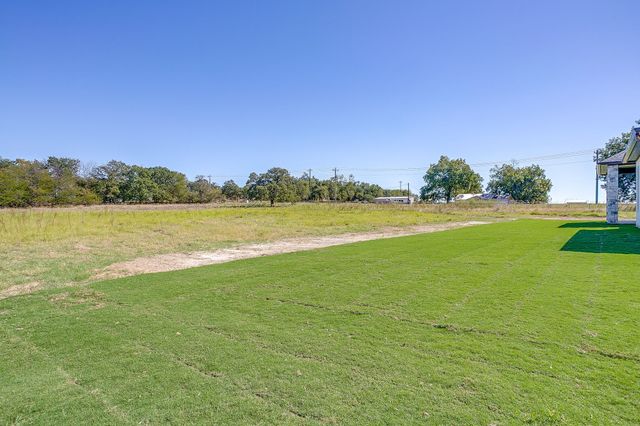 200 Sweetgrass Drive, Poolville, TX 76487