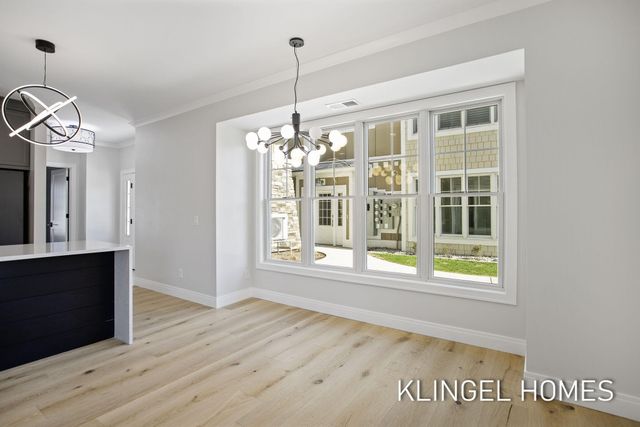 930 W Savidge Street 7, Spring Lake Vllg, MI 49456