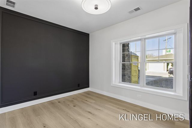 930 W Savidge Street 7, Spring Lake Vllg, MI 49456