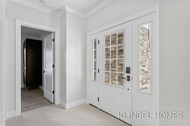 930 W Savidge Street 7, Spring Lake Vllg, MI 49456