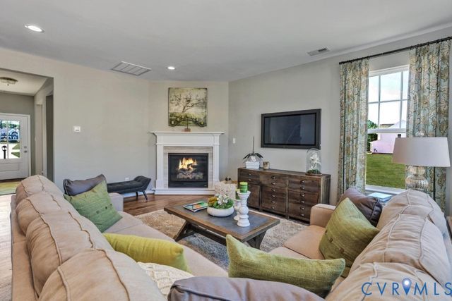 985 Charlemagne Rd, Midlothian, VA 23114