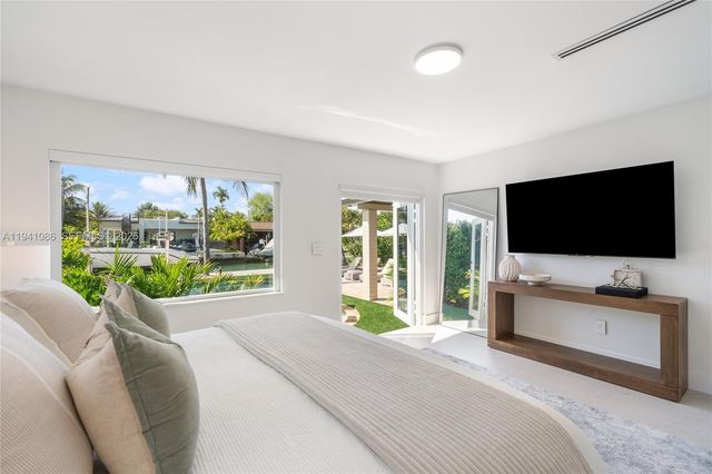 7810 Hawthorne Ave, Miami Beach, FL 33141