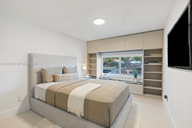 7810 Hawthorne Ave, Miami Beach, FL 33141