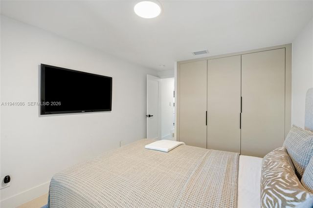 7810 Hawthorne Ave, Miami Beach, FL 33141