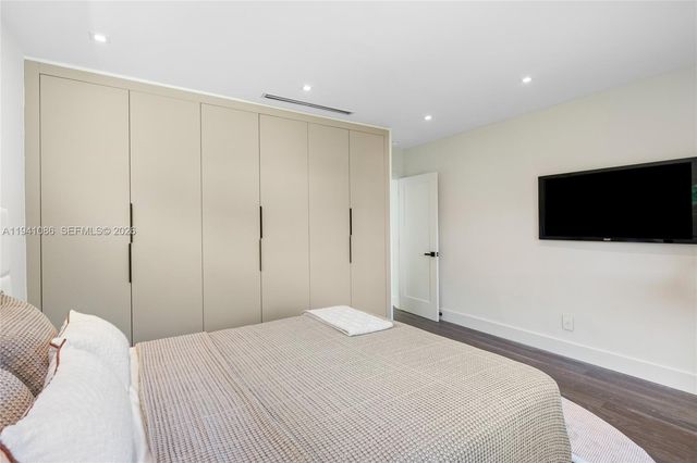 7810 Hawthorne Ave, Miami Beach, FL 33141