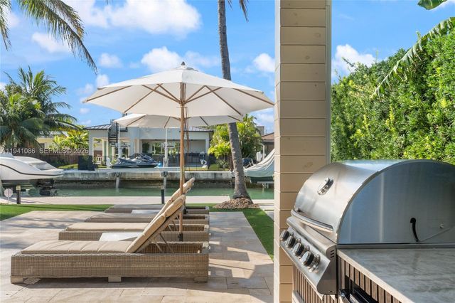 7810 Hawthorne Ave, Miami Beach, FL 33141