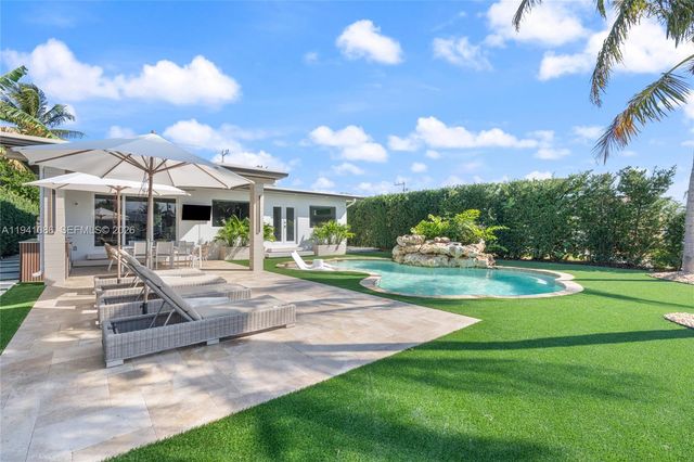 7810 Hawthorne Ave, Miami Beach, FL 33141