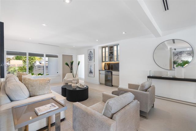 7810 Hawthorne Ave, Miami Beach, FL 33141