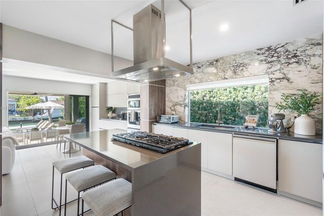 7810 Hawthorne Ave, Miami Beach, FL 33141