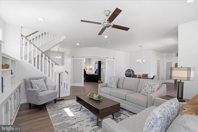 1411 WILLOW CREEK DR, Mount Joy, PA 17552