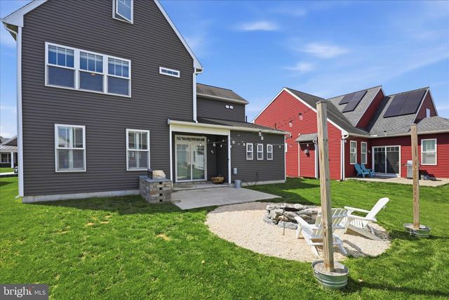 1411 WILLOW CREEK DR, Mount Joy, PA 17552