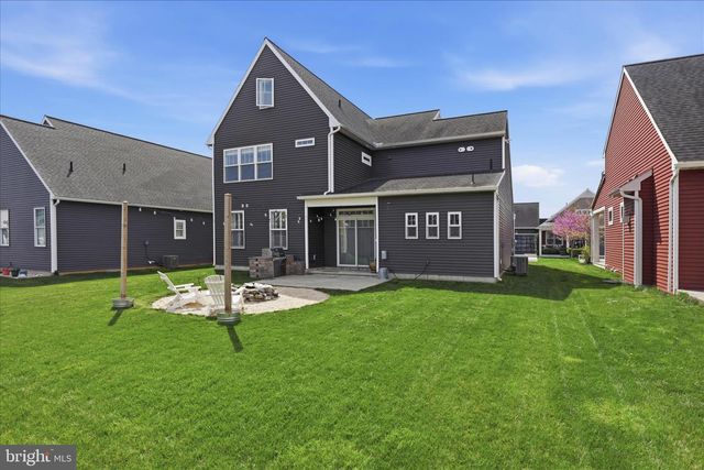 1411 WILLOW CREEK DR, Mount Joy, PA 17552