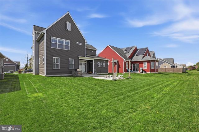 1411 WILLOW CREEK DR, Mount Joy, PA 17552
