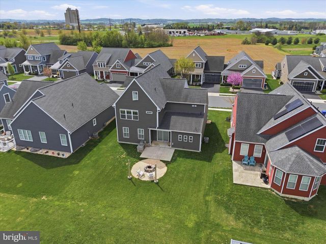 1411 WILLOW CREEK DR, Mount Joy, PA 17552