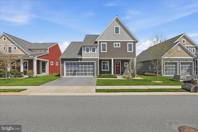 1411 WILLOW CREEK DR, Mount Joy, PA 17552