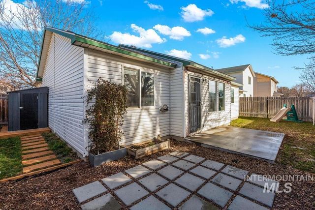 1206 Flint Dr, Caldwell, ID 83607