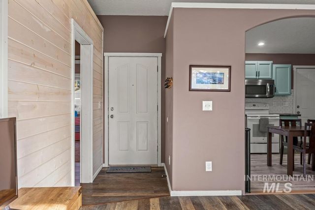 1206 Flint Dr, Caldwell, ID 83607