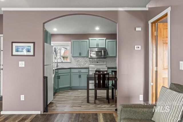 1206 Flint Dr, Caldwell, ID 83607