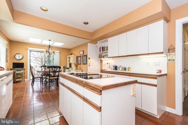 11 STEEPLECHASE LN, Blue Bell, PA 19422