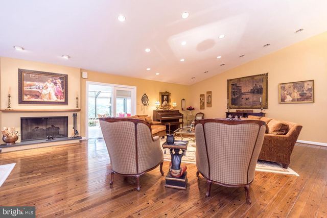 11 STEEPLECHASE LN, Blue Bell, PA 19422