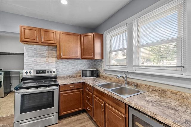 921 Oaklawn AVE, Norfolk, VA 23504