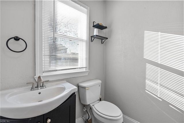 921 Oaklawn AVE, Norfolk, VA 23504