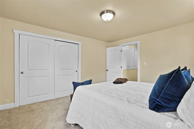 8003 NE 203RD ST, Kenmore, WA 98028