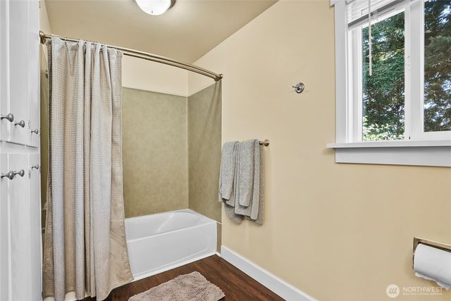8003 NE 203RD ST, Kenmore, WA 98028