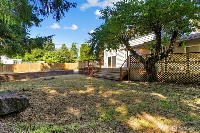 8003 NE 203RD ST, Kenmore, WA 98028