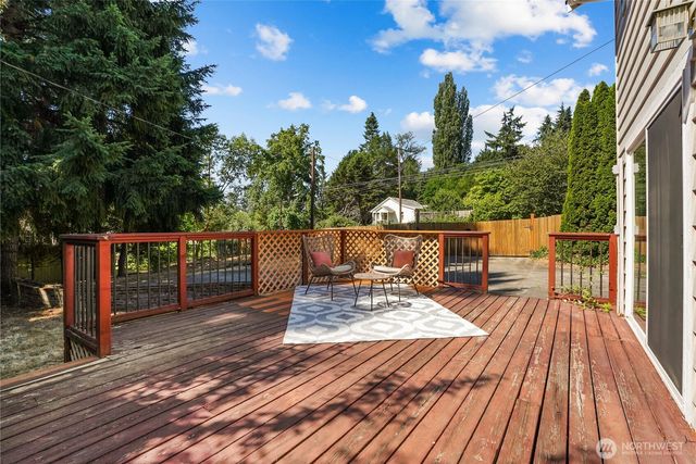 8003 NE 203RD ST, Kenmore, WA 98028
