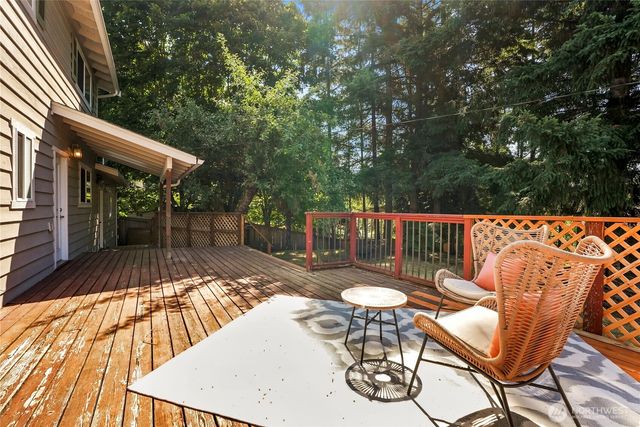 8003 NE 203RD ST, Kenmore, WA 98028