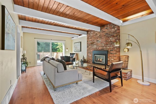 8003 NE 203RD ST, Kenmore, WA 98028