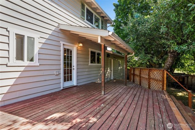 8003 NE 203RD ST, Kenmore, WA 98028