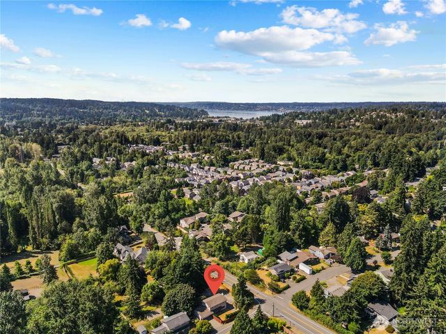 8003 NE 203RD ST, Kenmore, WA 98028