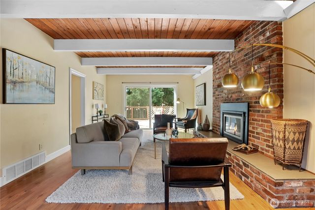 8003 NE 203RD ST, Kenmore, WA 98028