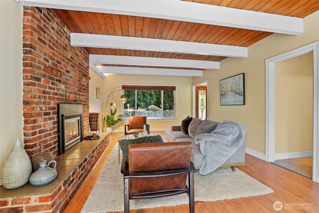 8003 NE 203RD ST, Kenmore, WA 98028
