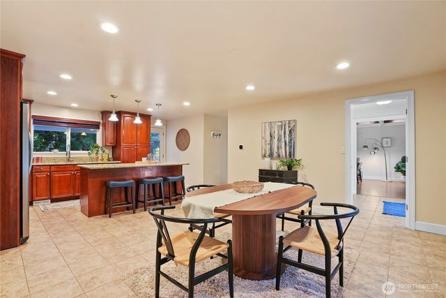 8003 NE 203RD ST, Kenmore, WA 98028
