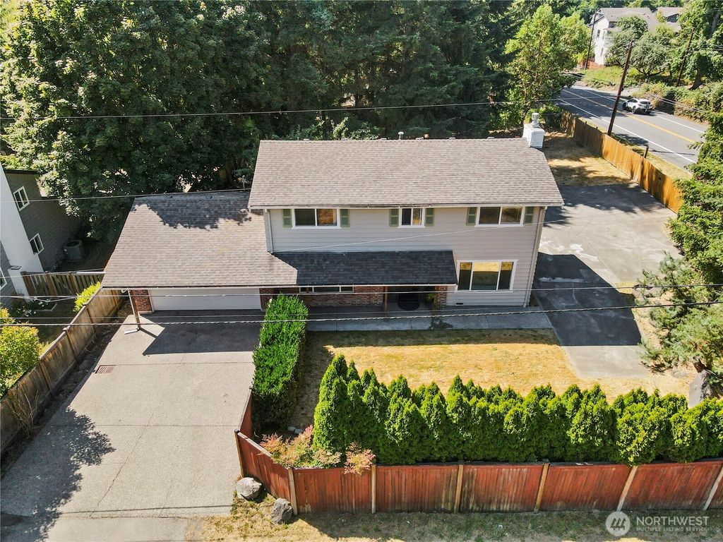 8003 NE 203RD ST, Kenmore, WA 98028