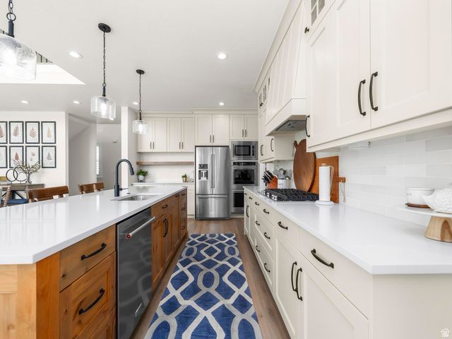 1023 S CANDLELIGHT DR, Saratoga Springs, UT 84045