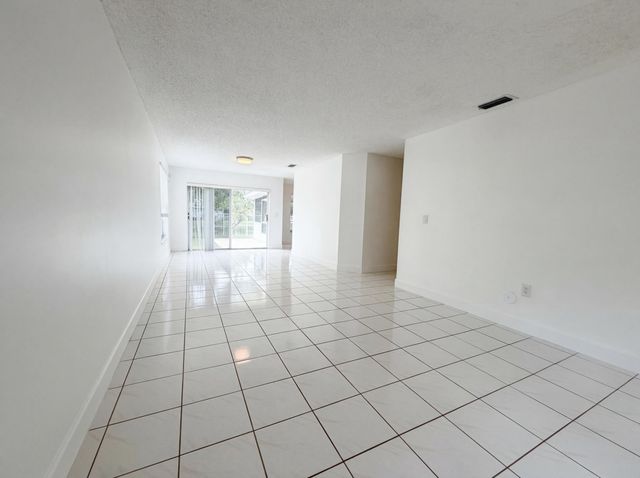 73 Gables Boulevard, Weston, FL 33326