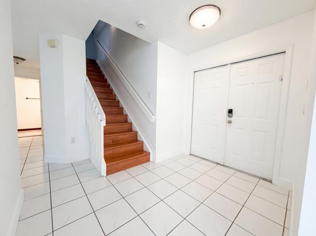 73 Gables Boulevard, Weston, FL 33326