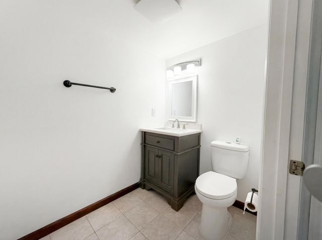 73 Gables Boulevard, Weston, FL 33326