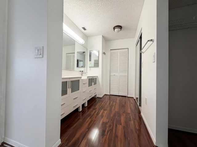 73 Gables Boulevard, Weston, FL 33326