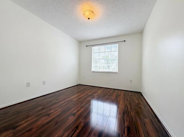 73 Gables Boulevard, Weston, FL 33326