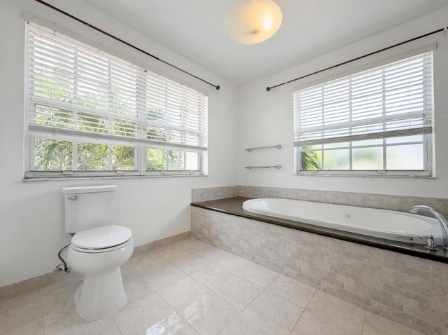 73 Gables Boulevard, Weston, FL 33326