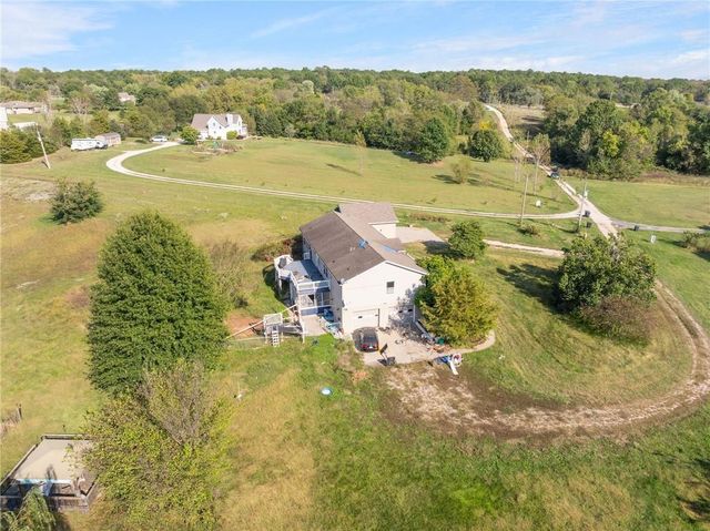 215 NW 415 Road, Warrensburg, MO 64093