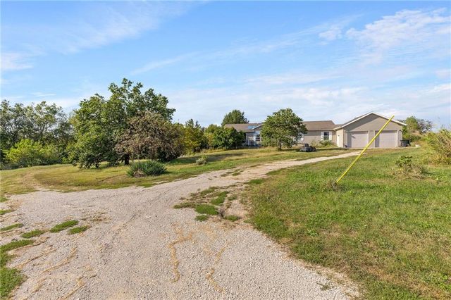 215 NW 415 Road, Warrensburg, MO 64093